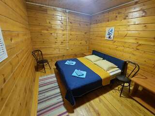 Гостиница Malinovka Inn Листвянка Двухместный номер с 1 кроватью и общей ванной комнатой-2